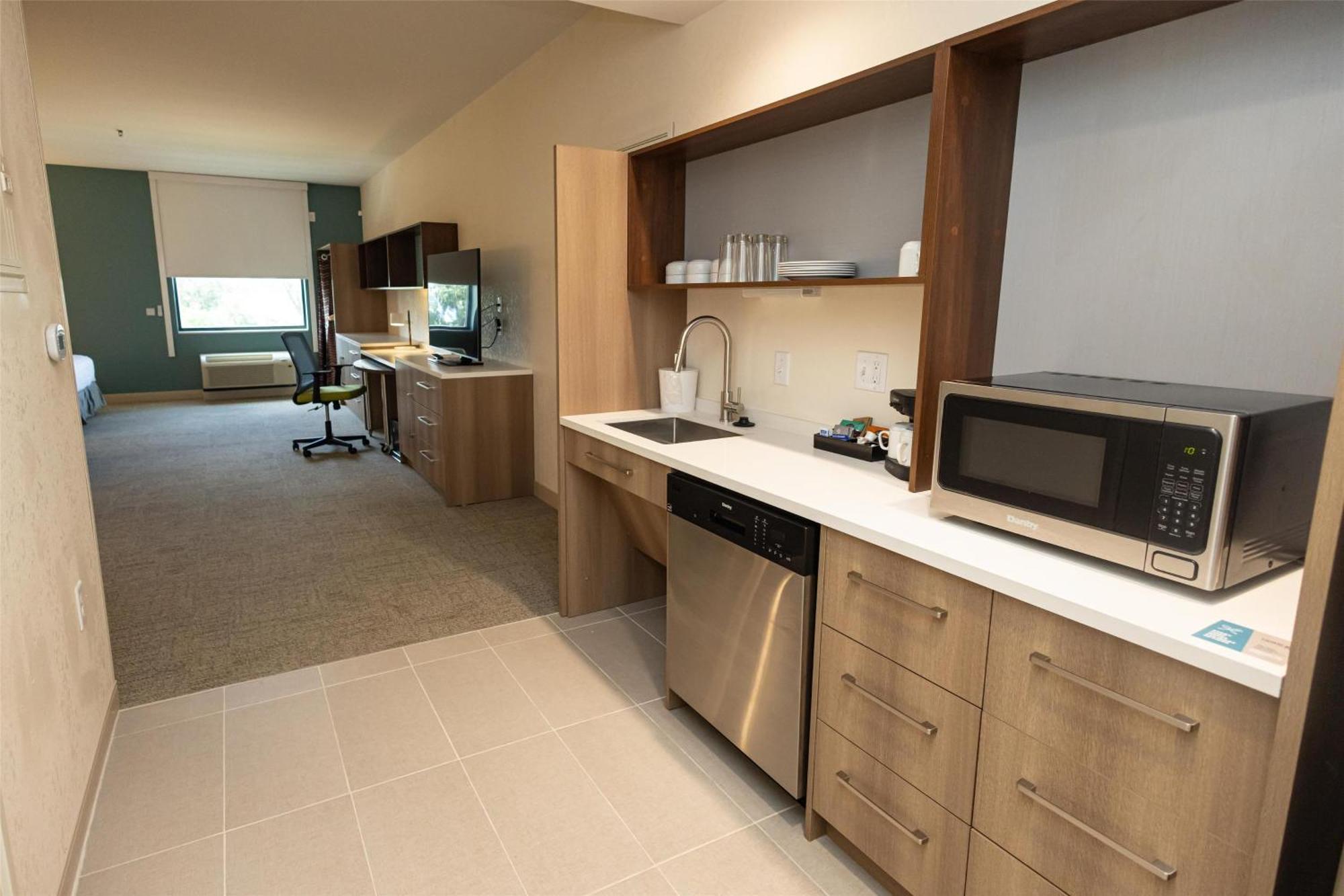 Home2 By Hilton Hammond, La Hotel 3*