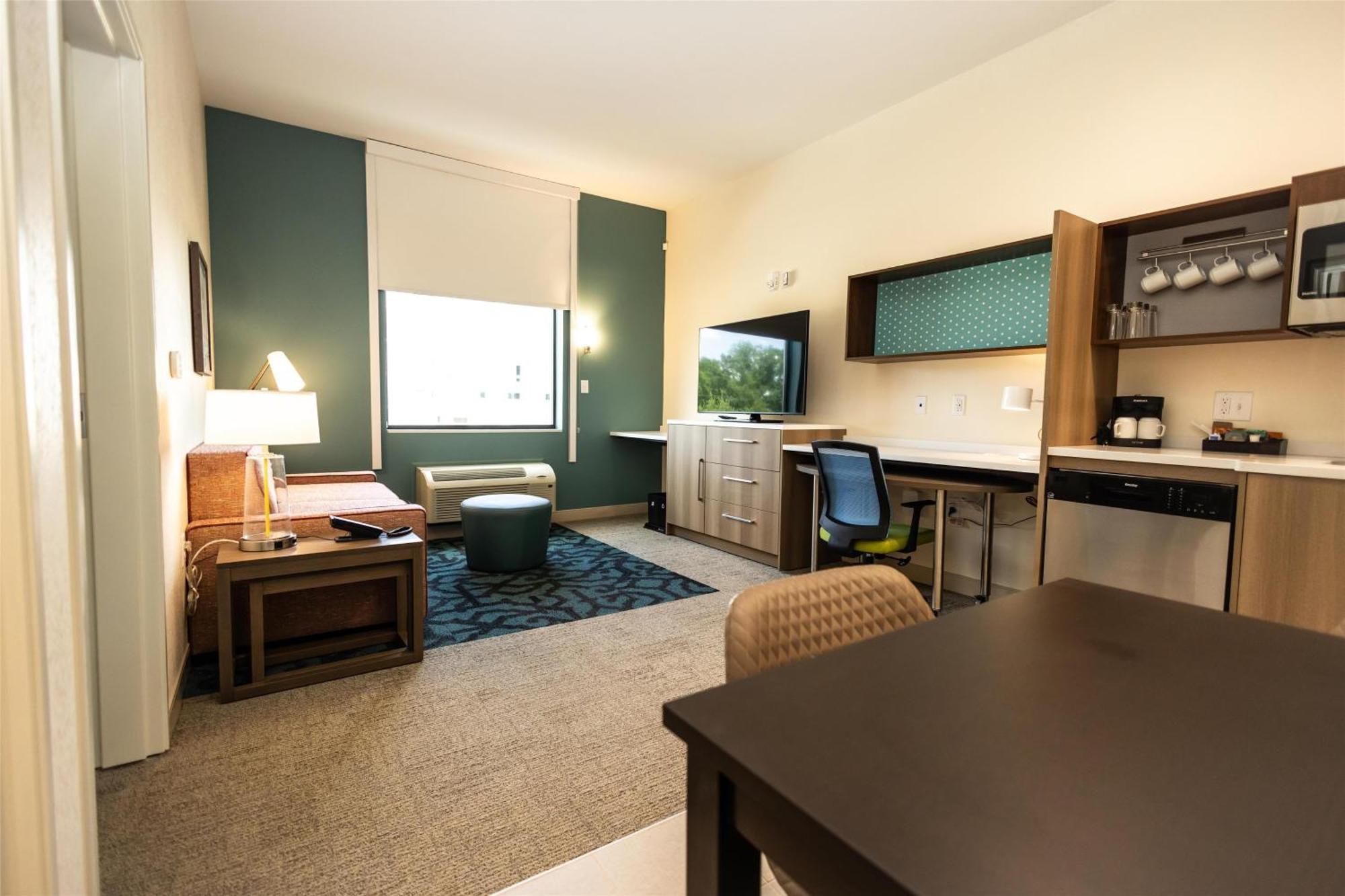 Home2 By Hilton Hammond, La Hotel 3*
